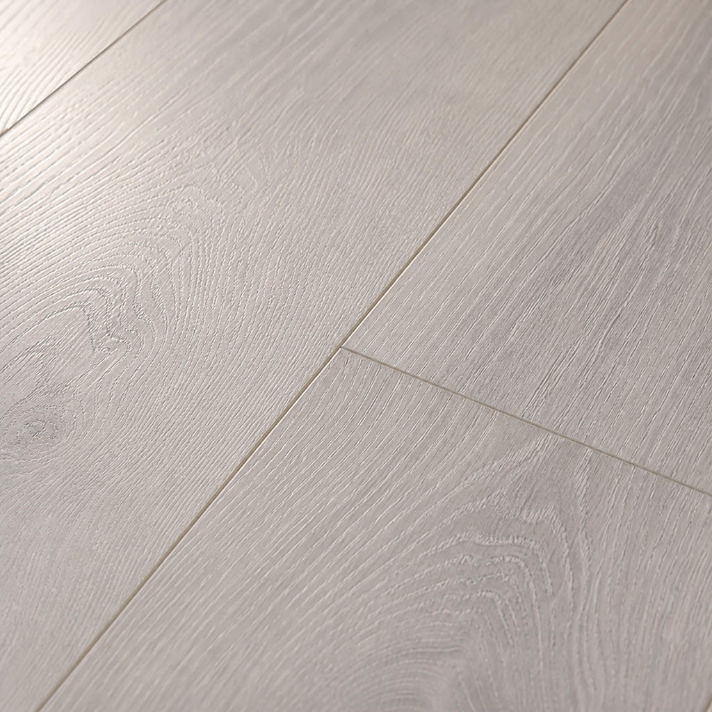 Close-up of the grain and texture of Yosemite Oak Country laminate flooring.